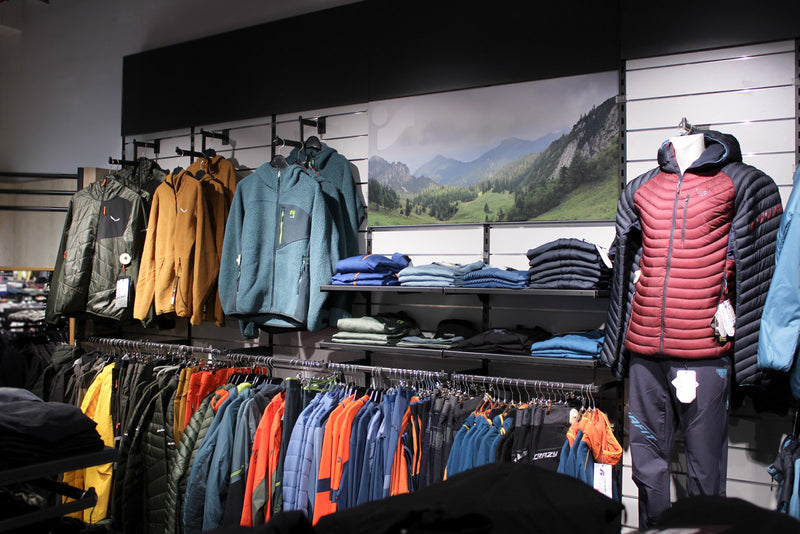 Bild von Kleidungsabteilung im Geschäft Sport Praxenthaler in Rosenheim