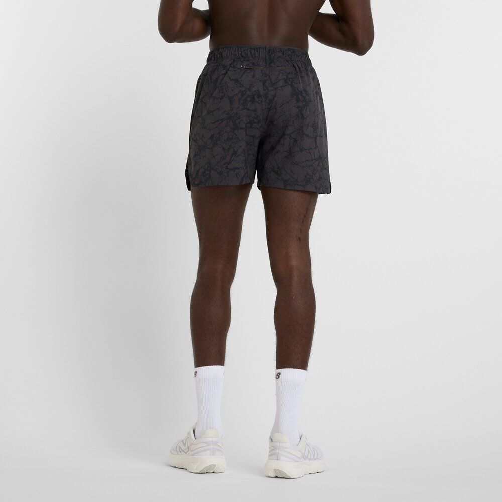 New Balance RC Printed Short 5 Herren Laufshorts Produktbild 1