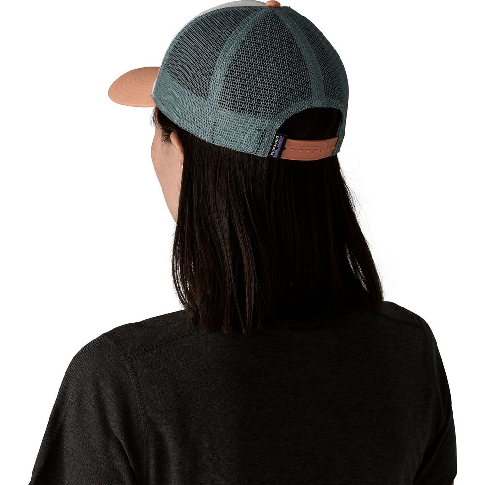 Patagonia P-6 Logo Lopro Trucker Cap white w peach sherbet Produktbild 2